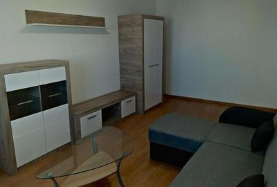 Apartament cu 2 camere decomandat în Titan