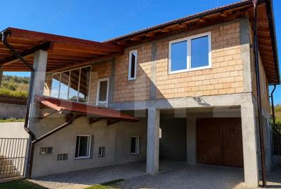 Casă cu Teren 100 Mp în Livezeni - 2