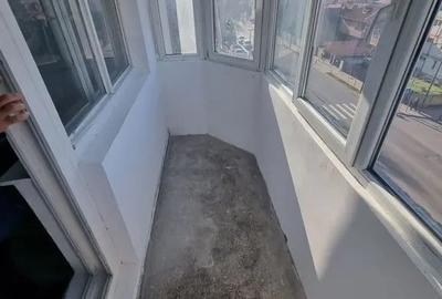 Garsonieră decomandată în Km 4