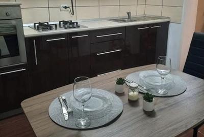 Apartament cu 3 camere decomandat în Rahova