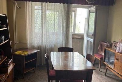 Apartament cu 4 camere semidecomandat în Teiul Doamnei - 2