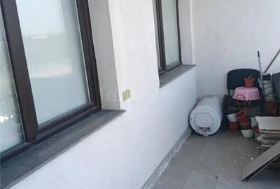 Apartament cu 2 camere decomandat în Lazu