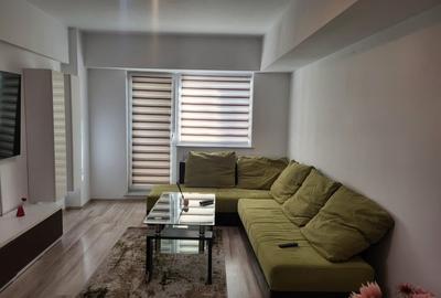 Apartament cu 3 camere decomandat, mobilat în Calea București