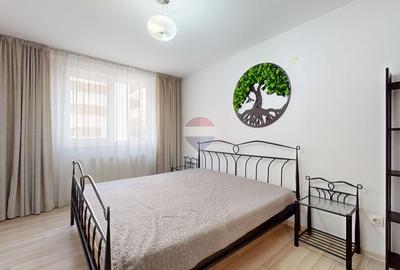 Apartament cu 2 camere decomandat în Tractorul
