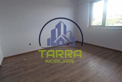 Apartament cu 3 camere decomandat în Cetate