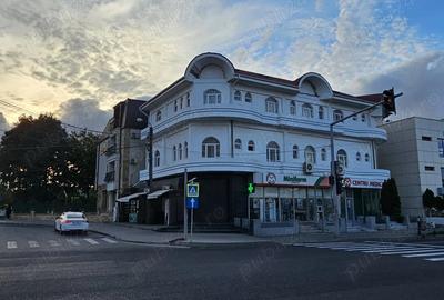 Spațiu comercial, de 800 mp, în Central - 1