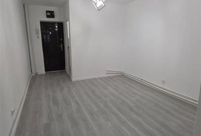 Garsonieră decomandată în Nicolina