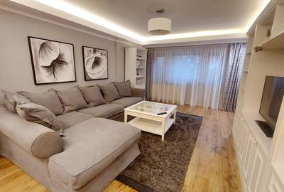 Apartament cu 3 camere decomandat, mobilat în P-ța Unirii