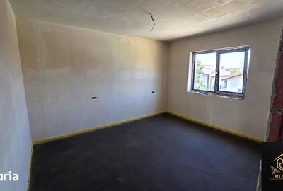 Casă cu 5 camere cu Teren 200 Mp în Malu Mare - 10
