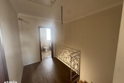 Casă cu 4 camere cu Teren 30 Mp în Giroc