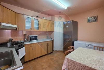 Casă cu 4 camere cu Teren 150 Mp în Ultracentral
