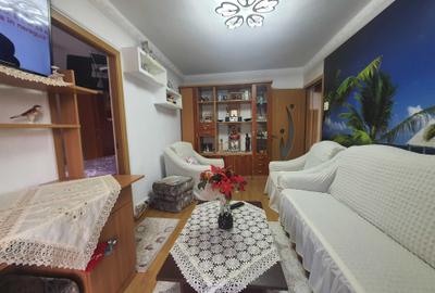 Apartament cu 2 camere semidecomandat în Km 4 - 6