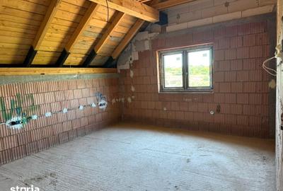 Casă cu 4 camere cu Teren 400 Mp în Slimnic - 18