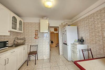 Apartament cu 3 camere decomandat în Găvana 3 - 12