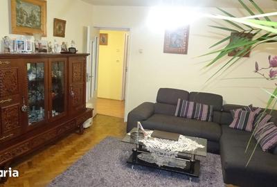 Apartament cu 3 camere decomandat în Scărișoara - 2
