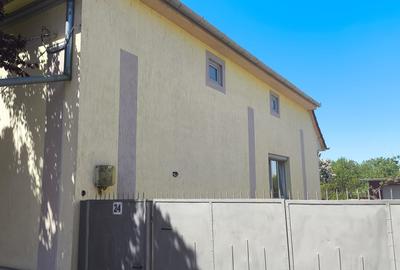 Casă individuală cu 6 camere cu Canalizare în Central
