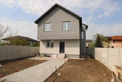 Casă individuală cu 4 camere cu Teren 394 Mp în Domnești