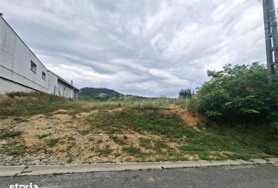 Teren de 1355 mp, în Central