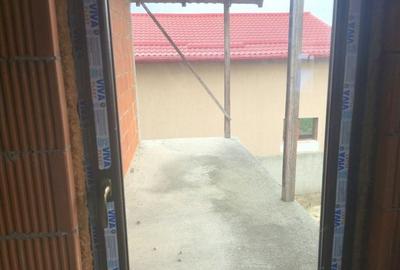 Casă cu 4 camere în Șimnicu de Sus