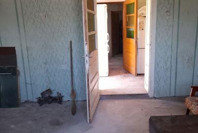 Casă cu 6 camere cu Teren 530 Mp în Cuștelnic - 2