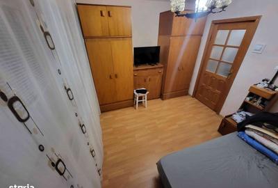 Apartament cu 3 camere decomandat în 9 Mai