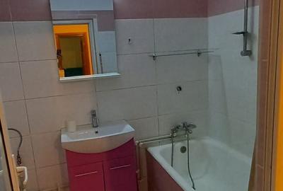Apartament cu 2 camere decomandat în Trocadero - 2