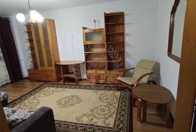 Apartament cu 3 camere, mobilat în Vest
