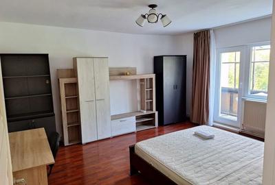 Apartament cu 3 camere decomandat în Dosu Bricii