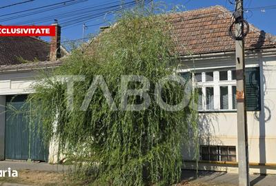 Casă cu 2 camere cu Teren 720 Mp în Central