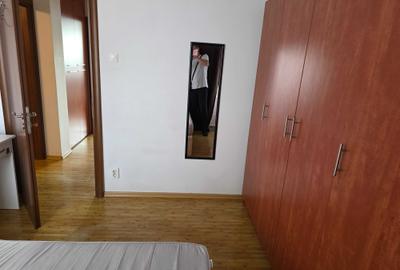 Apartament cu 3 camere semidecomandat în Exterior Vest