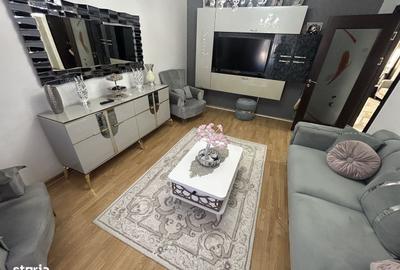 Apartament cu 3 camere decomandat, mobilat în Dacia