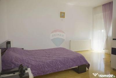 Casă cu 7 camere cu Teren 3093 Mp în Girov