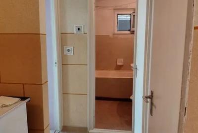 Apartament cu 2 camere decomandat în Micro 17