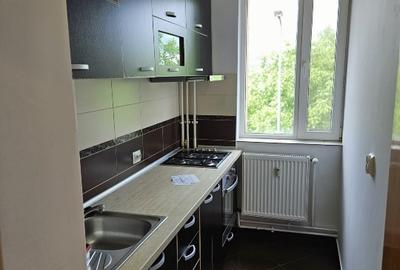 Apartament cu 2 camere semidecomandat, mobilat în Gruia - 2