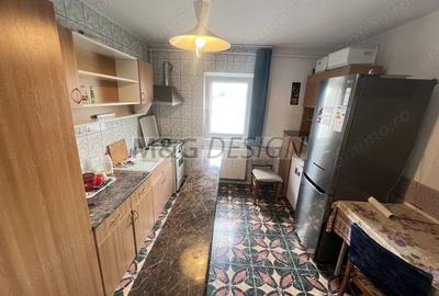 Apartament cu 3 camere decomandat în Girocului - 9