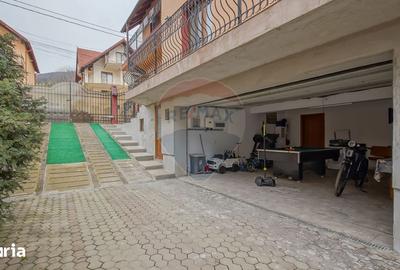 Casă cu 7 camere cu Teren 300 Mp în Central - 10
