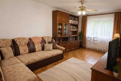 Apartament cu 3 camere decomandat, mobilat în Lipovei
