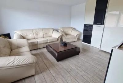 Casă cu 4 camere cu Teren 2360 Mp în Central - 2