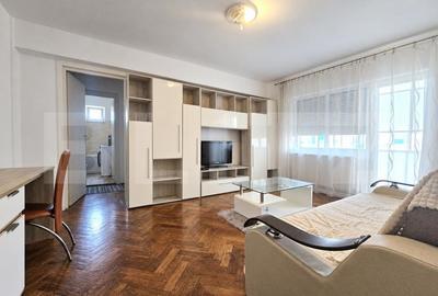Apartament cu 2 camere semidecomandat, mobilat în Ultracentral