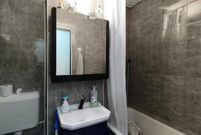 Apartament cu 2 camere decomandat în Micro 15