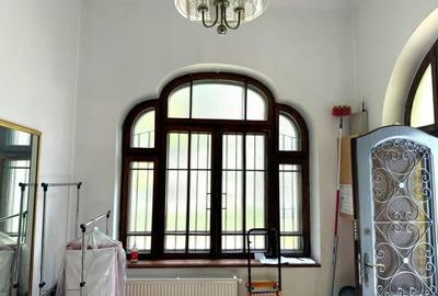 Casă cu 8 camere cu Canalizare în Dorobanți - 7