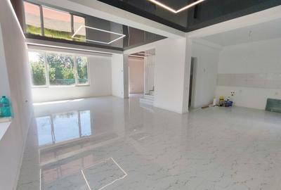 Duplex cu 4 camere cu Teren 170 Mp în Central