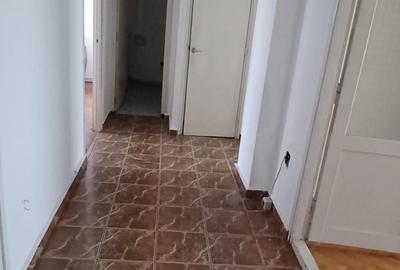 Apartament cu 3 camere decomandat în Gării