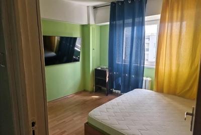 Apartament cu 3 camere decomandat, mobilat în Ștefan cel Mare