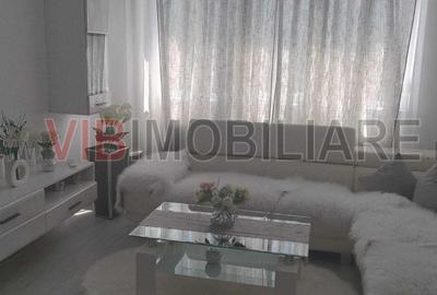 Apartament cu 3 camere semidecomandat în Spitalul Județean