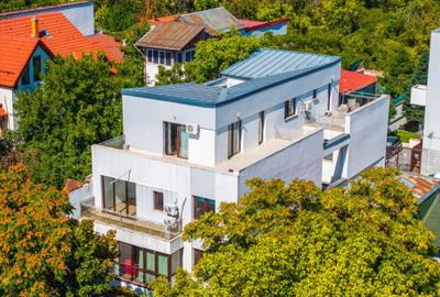 Apartament cu 5 camere semidecomandat în 1 Mai - 1