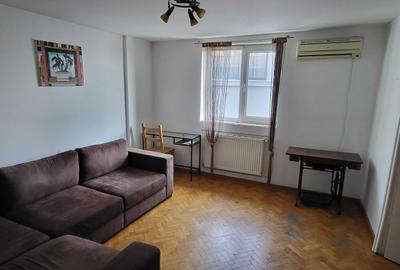 Apartament cu 3 camere semidecomandat în Ultracentral