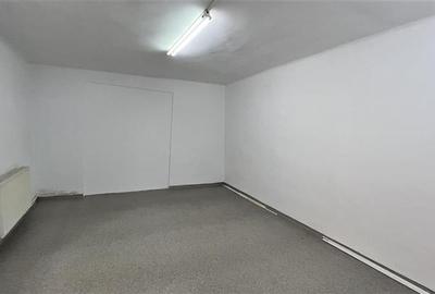 Spațiu comercial, de 45 mp, în Central - 4