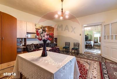 Casă cu 4 camere cu Teren 1068 Mp în Părău - 10