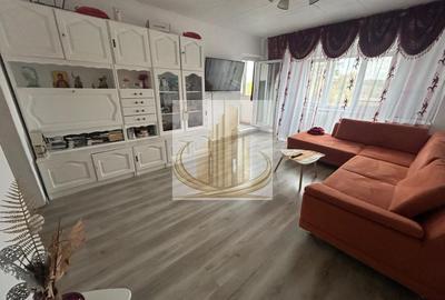 Apartament cu 5 camere decomandat, mobilat în UMT - 1